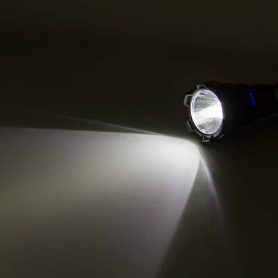 Panther USB Şarjlı El Feneri PT-6106 - Güçlü ve Çok Yönlü Aydınlatma - 3